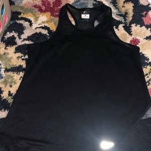 NIKE TANK SIZE L, only worn 1x like new!!!